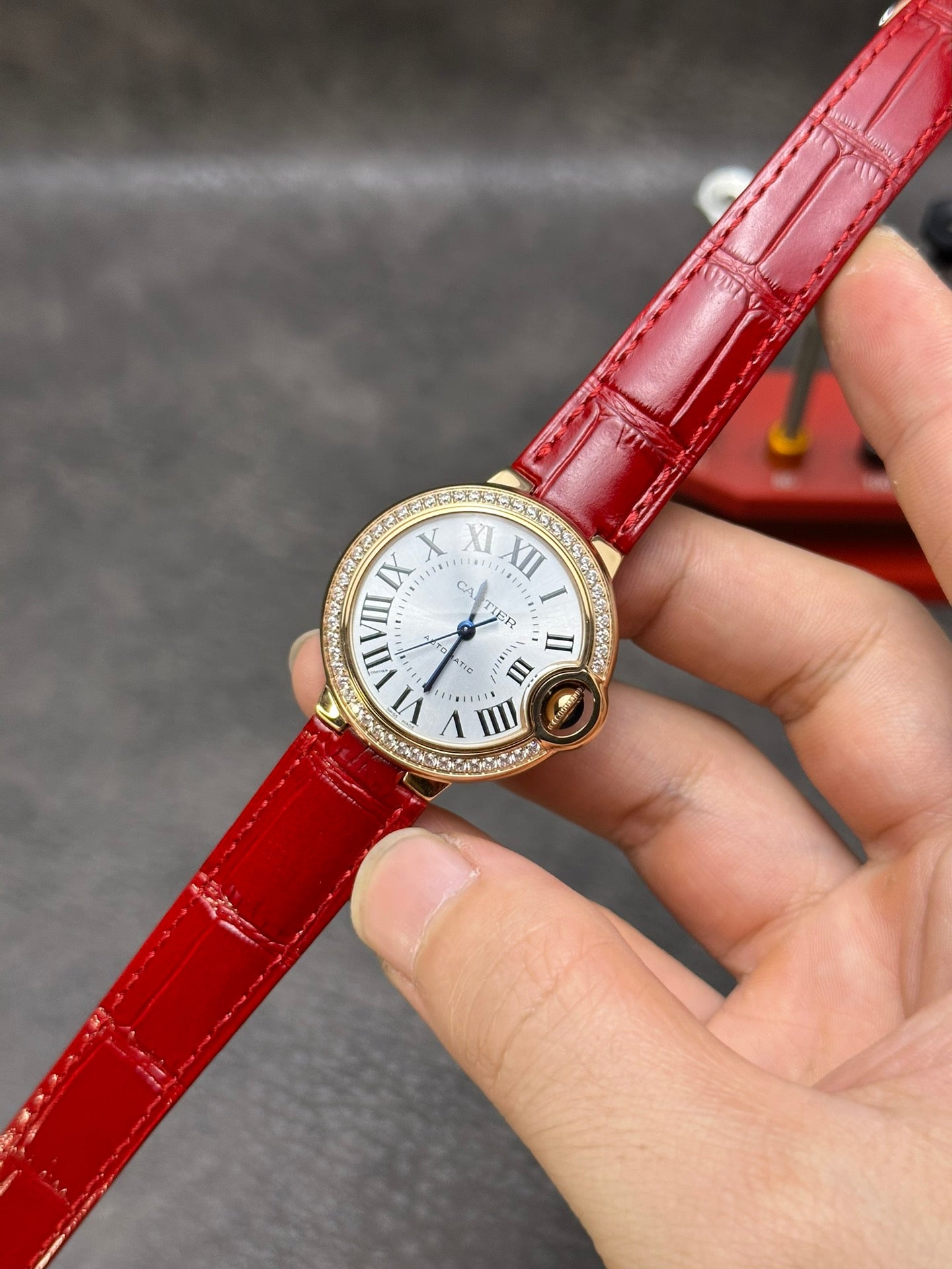 LADY -Rhinestone Bezel -White Dial - Red Leather - Automatic - 33mm