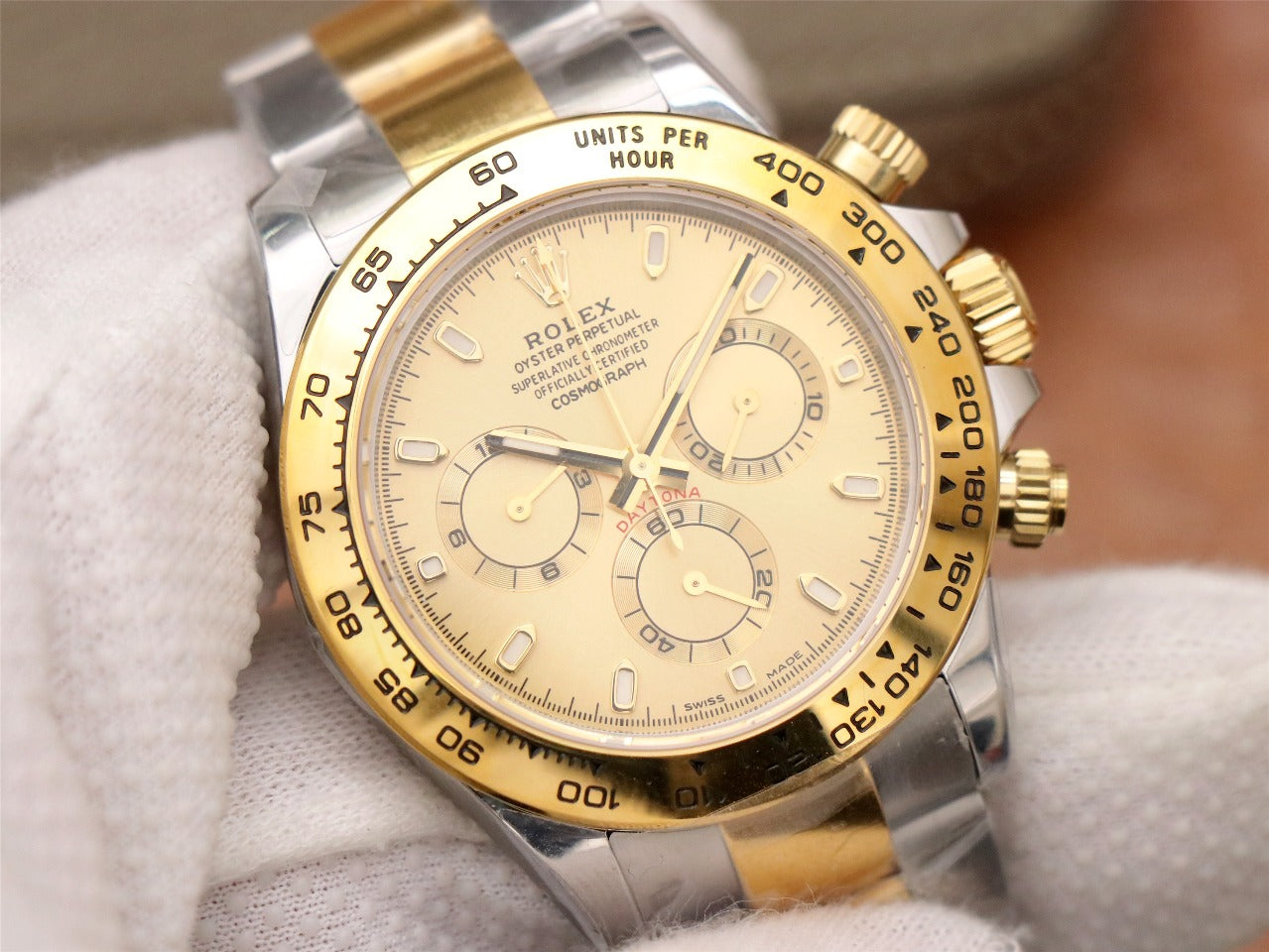 Chronograph -CLASSICAL WATCH--Yellow gold- Automatic-40mm