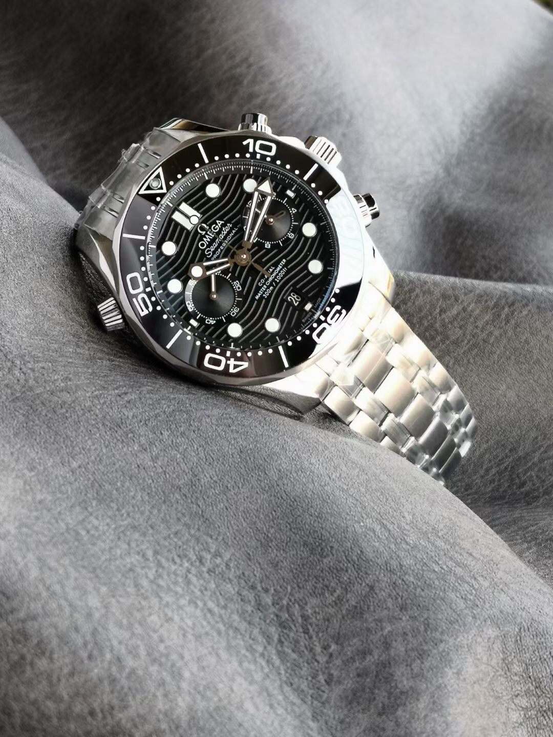 Black Steel - Grey Steel - Quartz - Automatic - 44mm