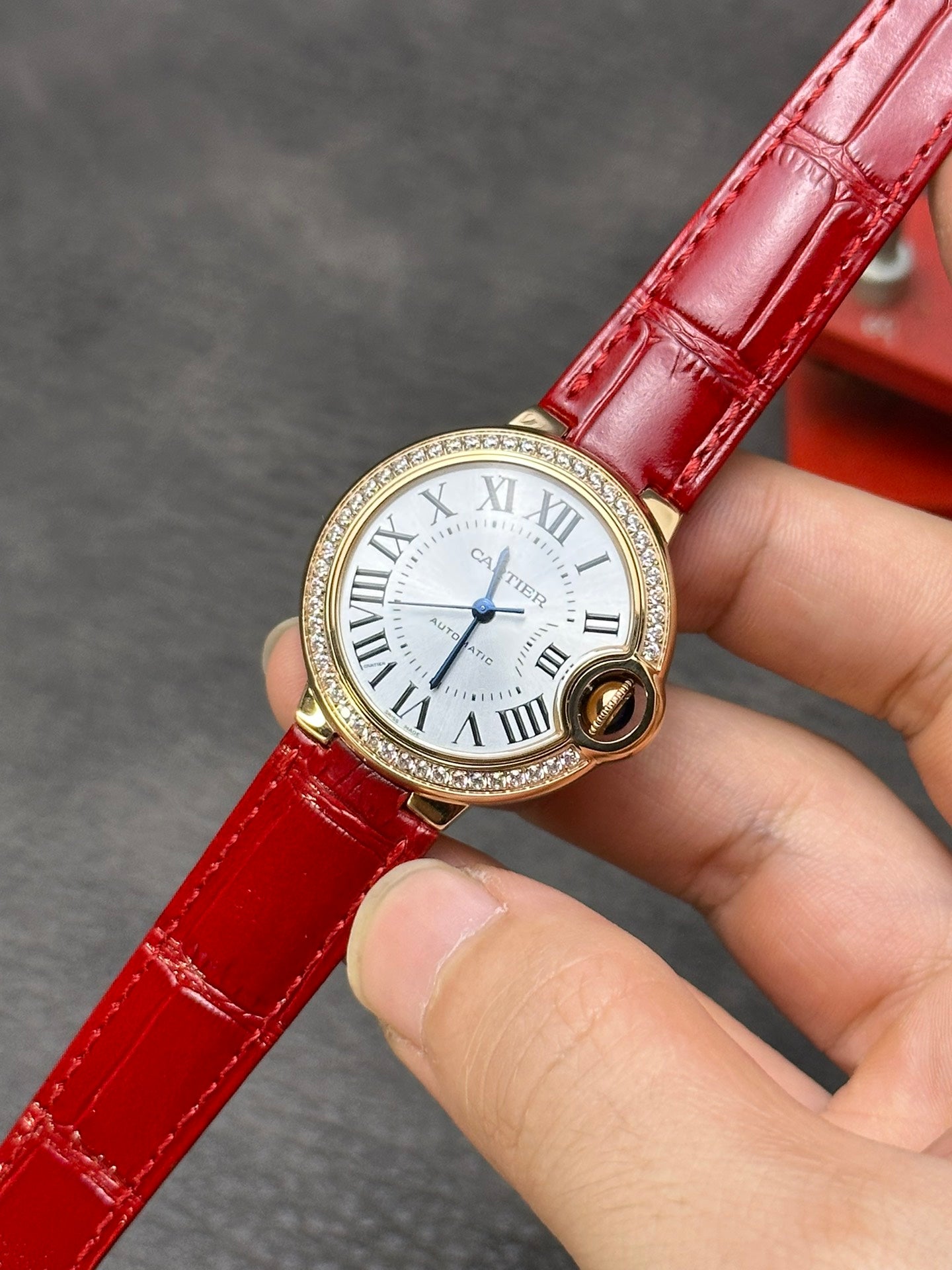 LADY -Rhinestone Bezel -White Dial - Red Leather - Automatic - 33mm