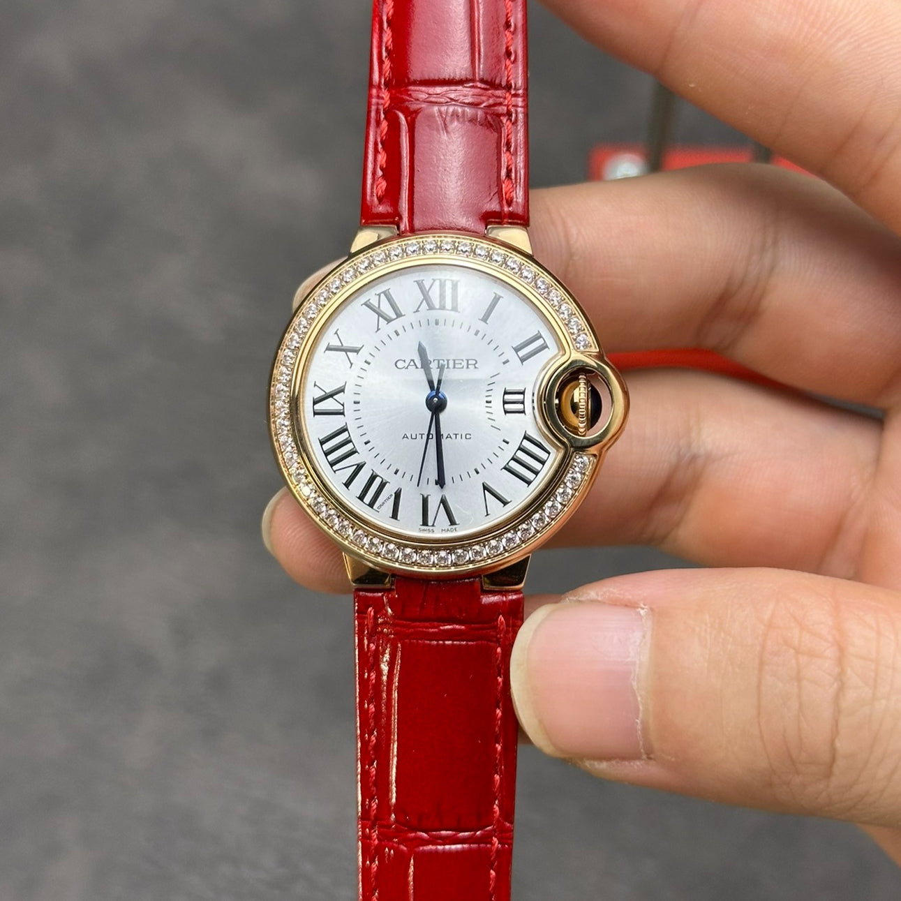 LADY -Rhinestone Bezel -White Dial - Red Leather - Automatic - 33mm