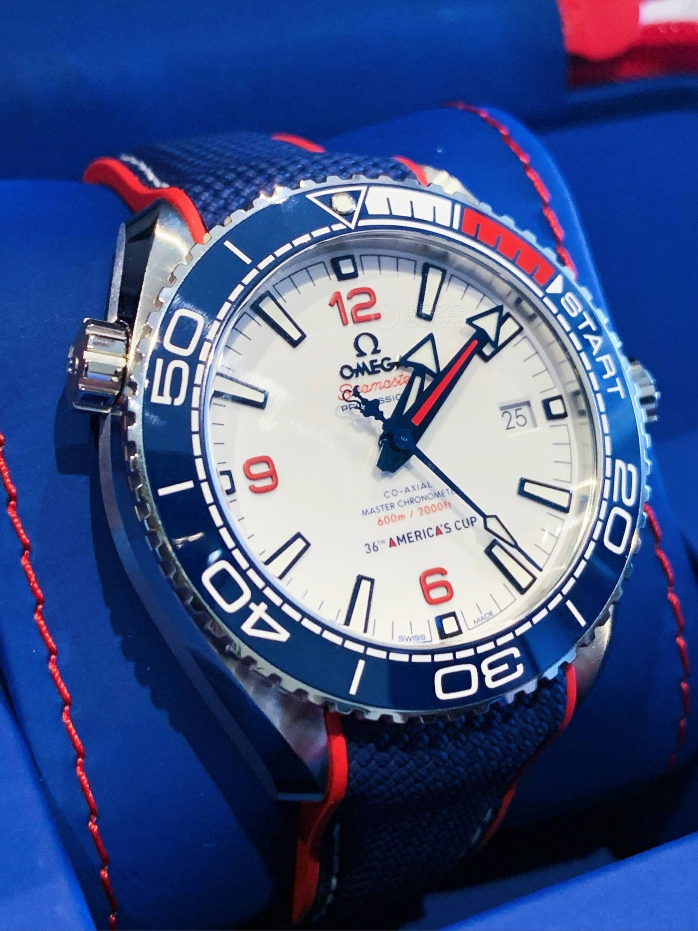 White - Blue Rubber - Automatic - 43mm