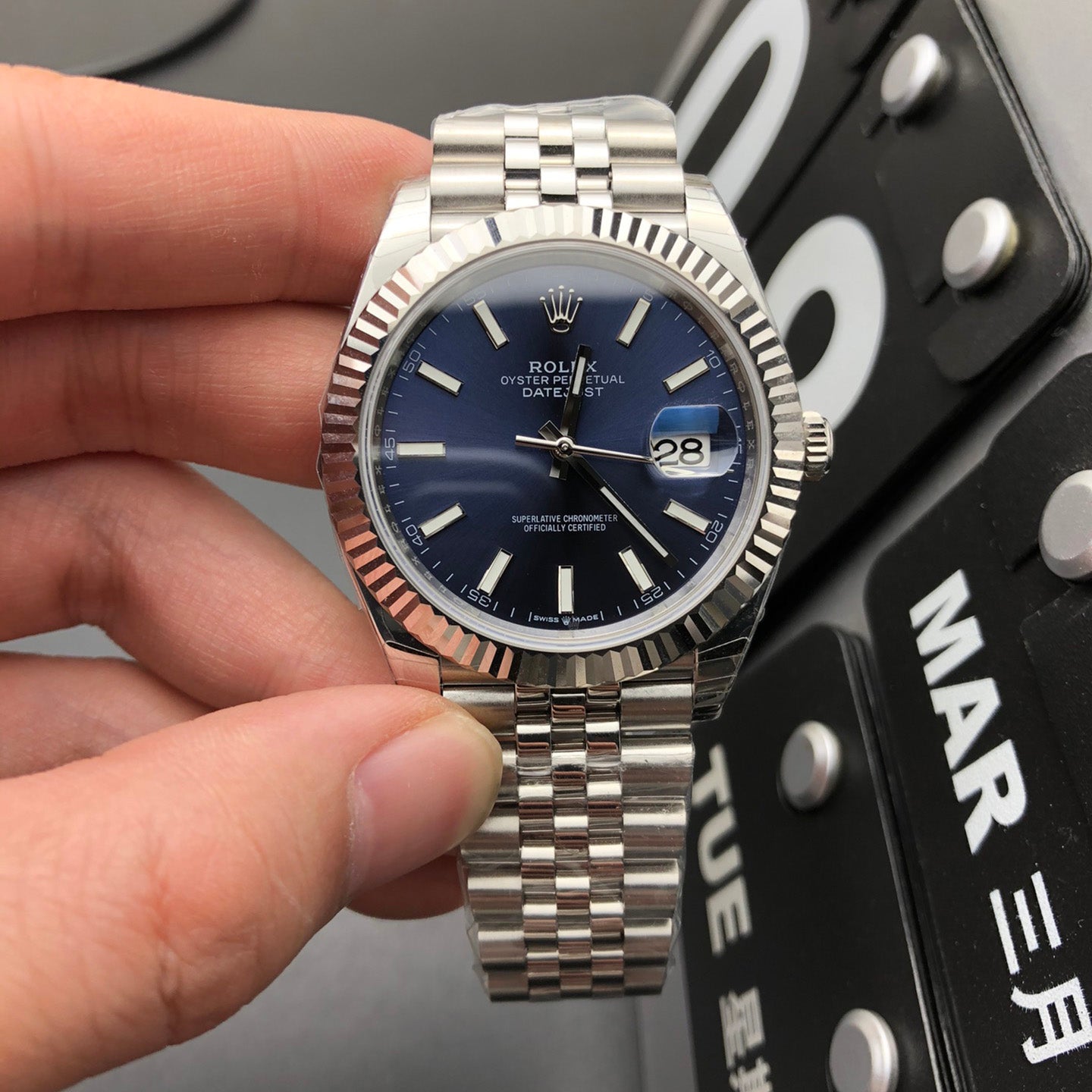 Date-Steel and Blue- Automatic-41mm Watch